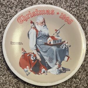 Christmas 1998 Decorative Plate with Santa Illustration